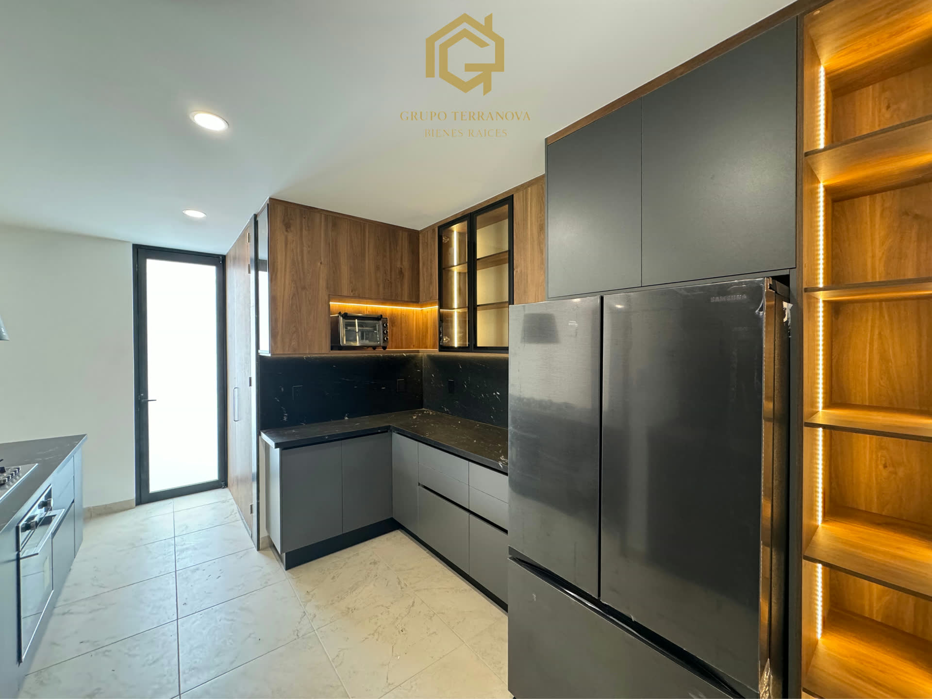 Cocina integral de una casa en venta en La Valenciana, León